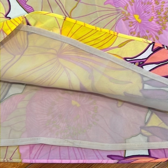 🌸 Trina Turk Abree Floral Printed Top Size Medium - Picture 9 of 10